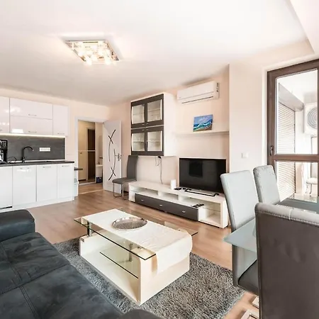 Apartment One Bedroom In Amelia Kabakum