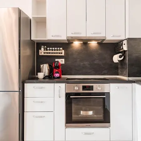 One Bedroom In Amelia Kabakum Apartment *